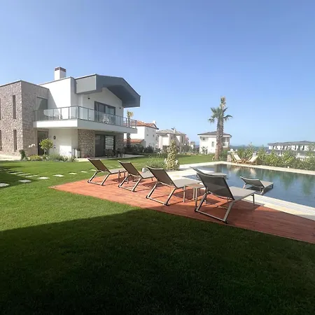 Apartament Comfortable 2-br W Pool Access Near Seaside F-1 55 Ayvalı