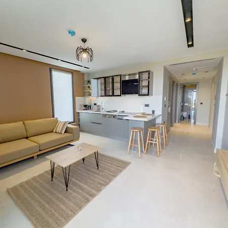 Comfortable 2-br W Pool Access Near Seaside F-1 55 דירה