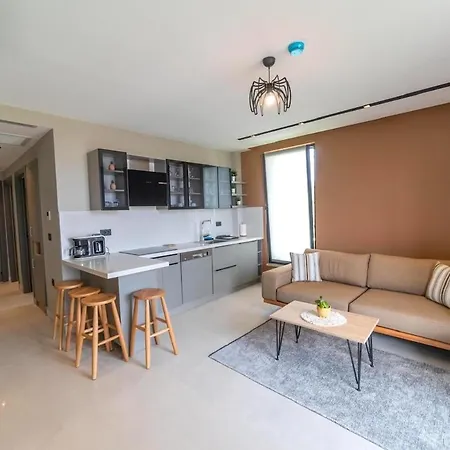 Comfortable 2-br W Pool Access Near Seaside F-1 55 דירה
